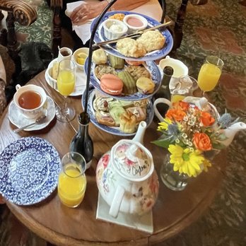 O Henry Hotel - Tea Trays - Hotels Near Me - Greensboro, North Carolina