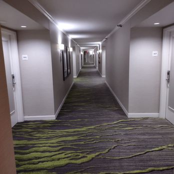Hilton Minneapolis/Bloomington - Hallway - Hotels Near Me - Bloomington, Minnesota