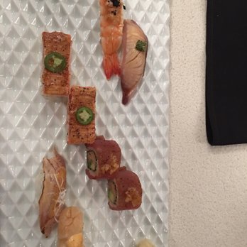 Minami - 8-piece Aburi Lunch Special for $22. Two pieces were good and the other 6 excellent! Excellent taste, presentation and ambience. - Japanese Near Me - Vancouver, British Columbia