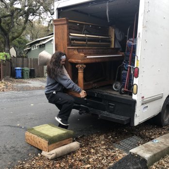FirstHand Moving - Matteo With The Nice Pull - Movers Near Me - Oakland, California FirstHand Moving - Matteo With The Nice Pull - Movers Near Me - Oakland, California