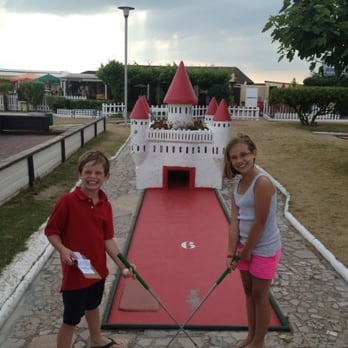 Plage de Deauville - Mini golf - Beaches Near Me - Deauville, 14
