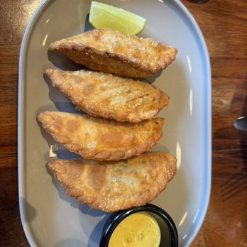 Limón - Empanada Samplers - Peruvian Near Me - Mountain View, California