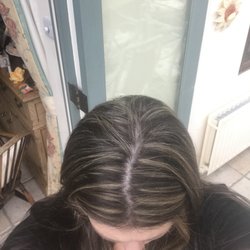 Dtail Hair Salon - Cheap bleach when I asked for highlights. Avoid like the plague!!!! £125 for white blonde hair on a brunette- will never return!