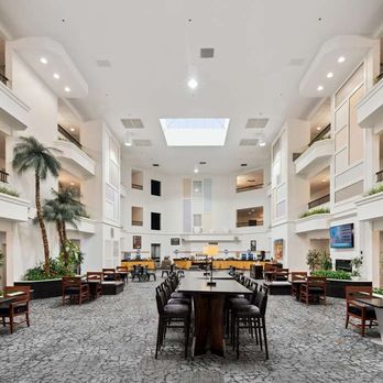 Sonesta Essential Vacaville - Napa Valley - lobby atrium - Hotels Near Me - Vacaville, California