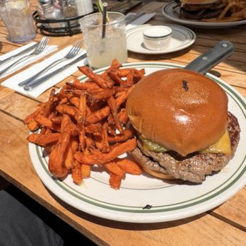 Art's Corner Cafe - Smashburger and sweet potato fries - Breakfast & Brunch Near Me - Ventura, California Art's Corner Cafe - Smashburger and sweet potato fries - Breakfast & Brunch Near Me - Ventura, California