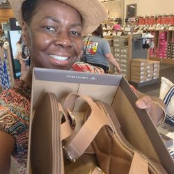 DSW Designer Shoe Warehouse - Vince Camuto hat $12 comfy Crown Vintage $28. Thxs DSW!