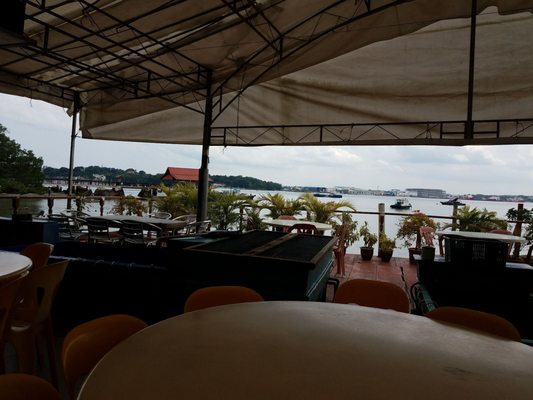 Season Live Seafood by null