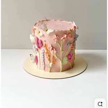 The Sweet Spot Bakery - This was the photo sent to the person for inspo - Bakeries Near Me - Lisle, Illinois The Sweet Spot Bakery - This was the photo sent to the person for inspo - Bakeries Near Me - Lisle, Illinois