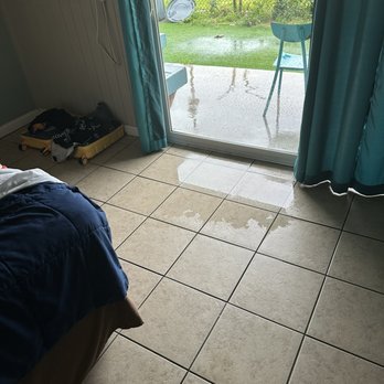 Ocean Villa Inn - Water flooding our $200 plus a night unit. - Hotels Near Me - San Diego, California Ocean Villa Inn - Water flooding our $200 plus a night unit. - Hotels Near Me - San Diego, California