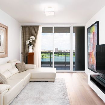 Meredith Marlow Interiors - Den - Interior Design Near Me - Hollywood, Florida Meredith Marlow Interiors - Den - Interior Design Near Me - Hollywood, Florida