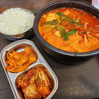 H Mart - Troy - a tray of food with rice, meat, and vegetables - Grocery Near Me - Troy, Michigan