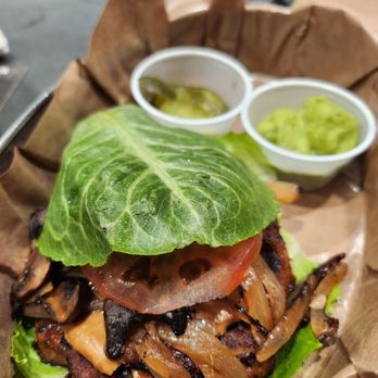 Mr Brews Taphouse - Melbourne - Black bean burger - Beer Bar Near Me - Melbourne, Florida
