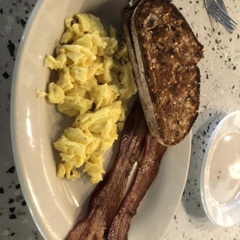 Dottie's Diner - Diners Near Me - Woodbury, Connecticut