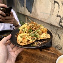 Koku - Shrimp tostada with mayo