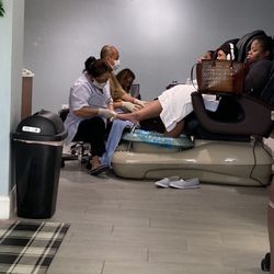 Luxury Nails - The pedicure section