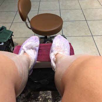 Hollywood Nails - This is the hot wax and peppermint leg mask, it feels amazing! - Nail Salons Near Me - Lake Jackson, Texas