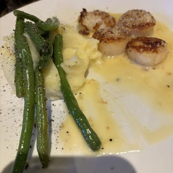Stones Throw - The dish I received this time. I took a bite of the mashed potatoes before taking the photo. - Steakhouses Near Me - Cape Coral, Florida Stones Throw - The dish I received this time. I took a bite of the mashed potatoes before taking the photo. - Steakhouses Near Me - Cape Coral, Florida