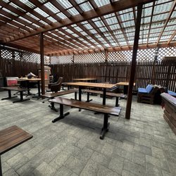 Tasty Spot - Backyard seating