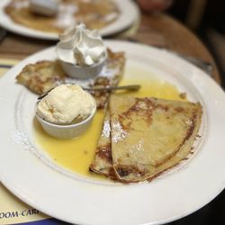 Carpe Diem - Crisp and orange sauce with vanilla ice cream
