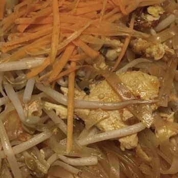 Thai Tasty - Pad Thai with white meat chicken - Thai Near Me - Panorama City, California Thai Tasty - Pad Thai with white meat chicken - Thai Near Me - Panorama City, California