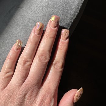 Lindsay Cates - 3d nail art - Nail Technicians Near Me