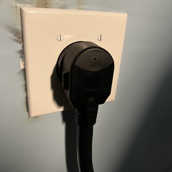 Wolfe Electric Co. - Gave us a free new back plate after last one burnt! - Electricians Near Me