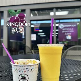 Exterior outside entrance of Kingdom Acai - Tropical bowl & Mango Pineapple smoothie - Port Orange, Florida Exterior outside entrance of Kingdom Acai - Tropical bowl & Mango Pineapple smoothie - Port Orange, Florida