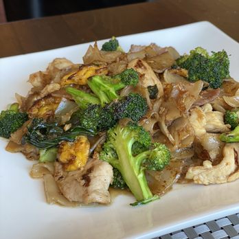 Ponsawan Thai Cuisine - L4. Pad See-Ewe Lunch Special - Thai Near Me - Thornton, Colorado