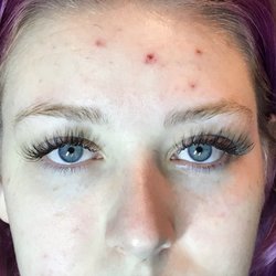 Wake Up With Lashes - 2D Volume Lashes