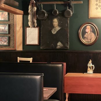 Dana’s Place - Cozy Booth interior seating - Smokehouse Near Me - Andes, New York