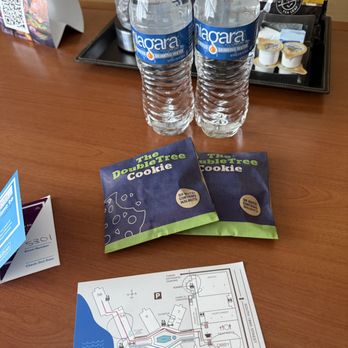 DoubleTree by Hilton Hotel Seattle Airport - Amenities from checkin - Hotels Near Me - Seattle, Washington