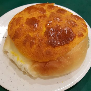 Lido Restaurant - Classic pineapple bun which is so good here! - Hong Kong Style Cafe Near Me - Richmond, British Columbia
