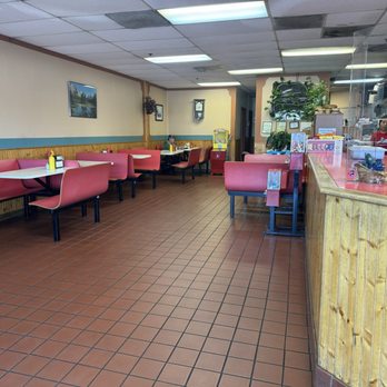 Classic Burger - Inside dining area - Burgers Near Me - San Lorenzo, California