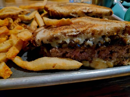 Fiddler's Hearth by null