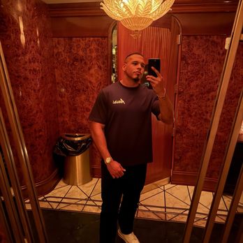 Delilah - Mirror by the bathrooms, great for pictures. - American Near Me - Miami, Florida