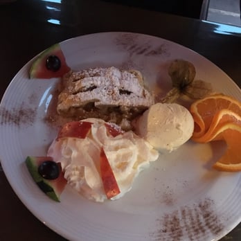 Mora Mora - Apfelstrudel - German Near Me - Bad Segeberg, SH