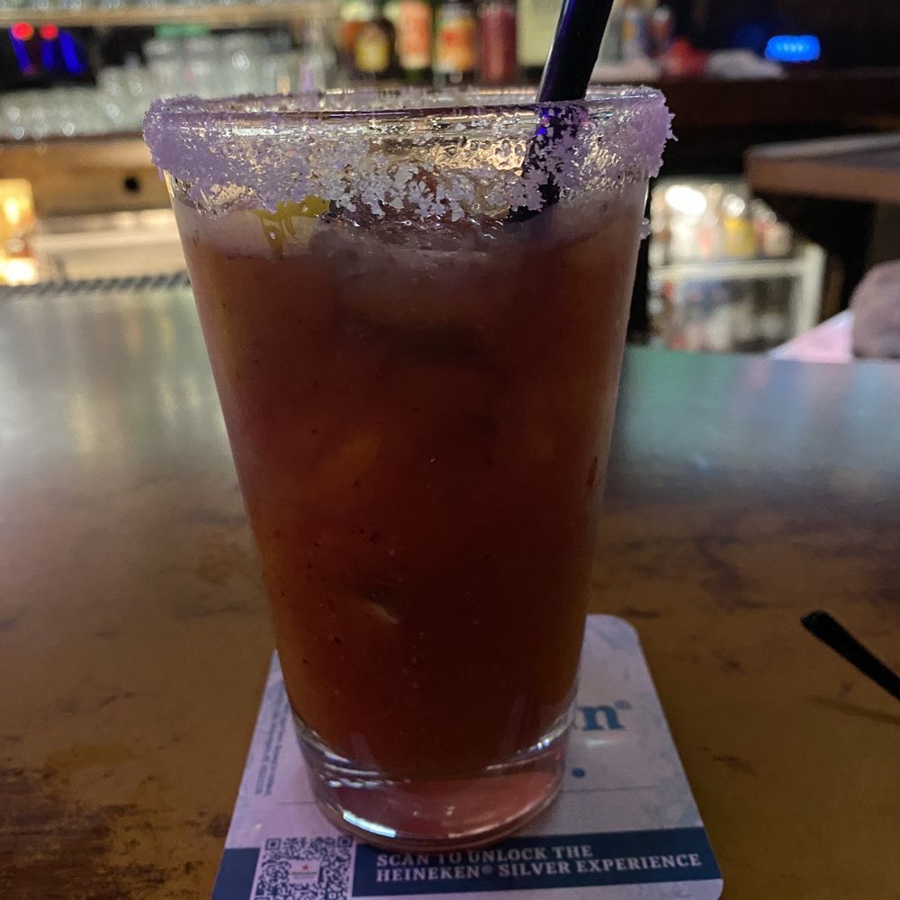 Lone Oak Lounge - Cubinita. Yes please.. Thank you Julie - Hotels Near Me - Bakersfield, California Lone Oak Lounge - Cubinita. Yes please.. Thank you Julie - Hotels Near Me - Bakersfield, California