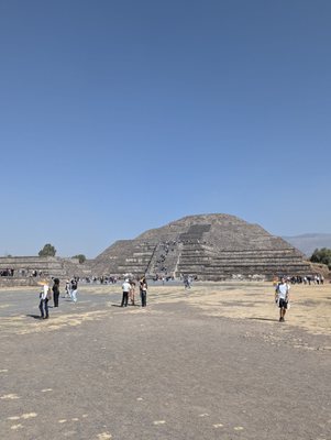 Pyramid of the Sun by null