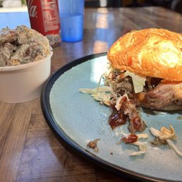 Pulled Pork Sandwich Pulled Pork Sandwich