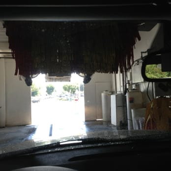 Shell Gas - This car wash is worthless doesn't work ... Then i called the store and they can't help or do anything - Gas Stations Near Me - Pico Rivera, California