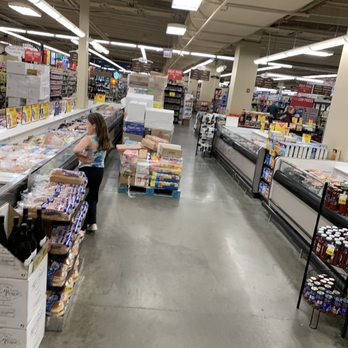 Mariano's - Blocked isle - Grocery Near Me - Chicago, Illinois
