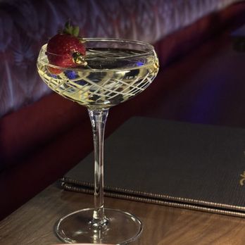 Papi Steak - Champagne martini - Steakhouses Near Me - Las Vegas, Nevada