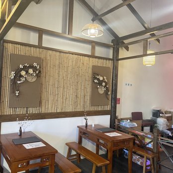 Chili House - Some of the seating - Chinese Near Me - Etiwanda, California