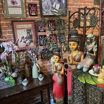 Sopa Thai Cuisine - When you open the door you will see they are greeting you. Nice.. - Thai Near Me - Nevada City, California Sopa Thai Cuisine - When you open the door you will see they are greeting you. Nice.. - Thai Near Me - Nevada City, California