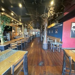 Moe's Original Bar B Que - The fun atmosphere in the restaurant