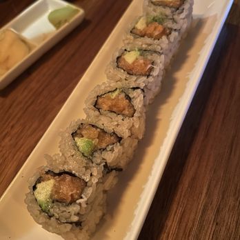 Saru Sushi Bar - Salmon & Avo Roll - Sushi Bars Near Me - San Francisco, California Saru Sushi Bar - Salmon & Avo Roll - Sushi Bars Near Me - San Francisco, California