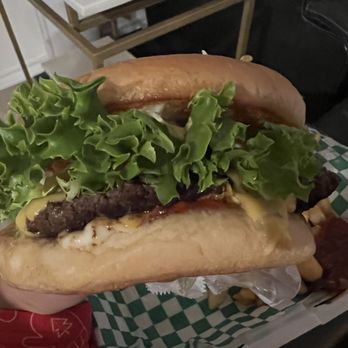 Brunch Box - Juicy and best burger in town!! - Food Trucks Near Me - Elgin, Texas