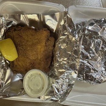 Bully Barbeque - Cod Fish Sandwich - Barbeque Near Me - Goshen, Kentucky
