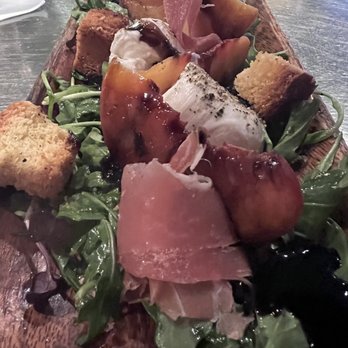 Craft & Vine - Peach burrata salad - Tapas Bars Near Me - Augusta, Georgia Craft & Vine - Peach burrata salad - Tapas Bars Near Me - Augusta, Georgia