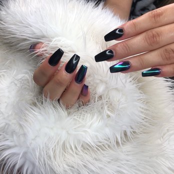 Serenity Nails And Lashes Studio - LOVE THE GREEN CHROME WITH BLACK - Nail Salons Near Me - Modesto, California